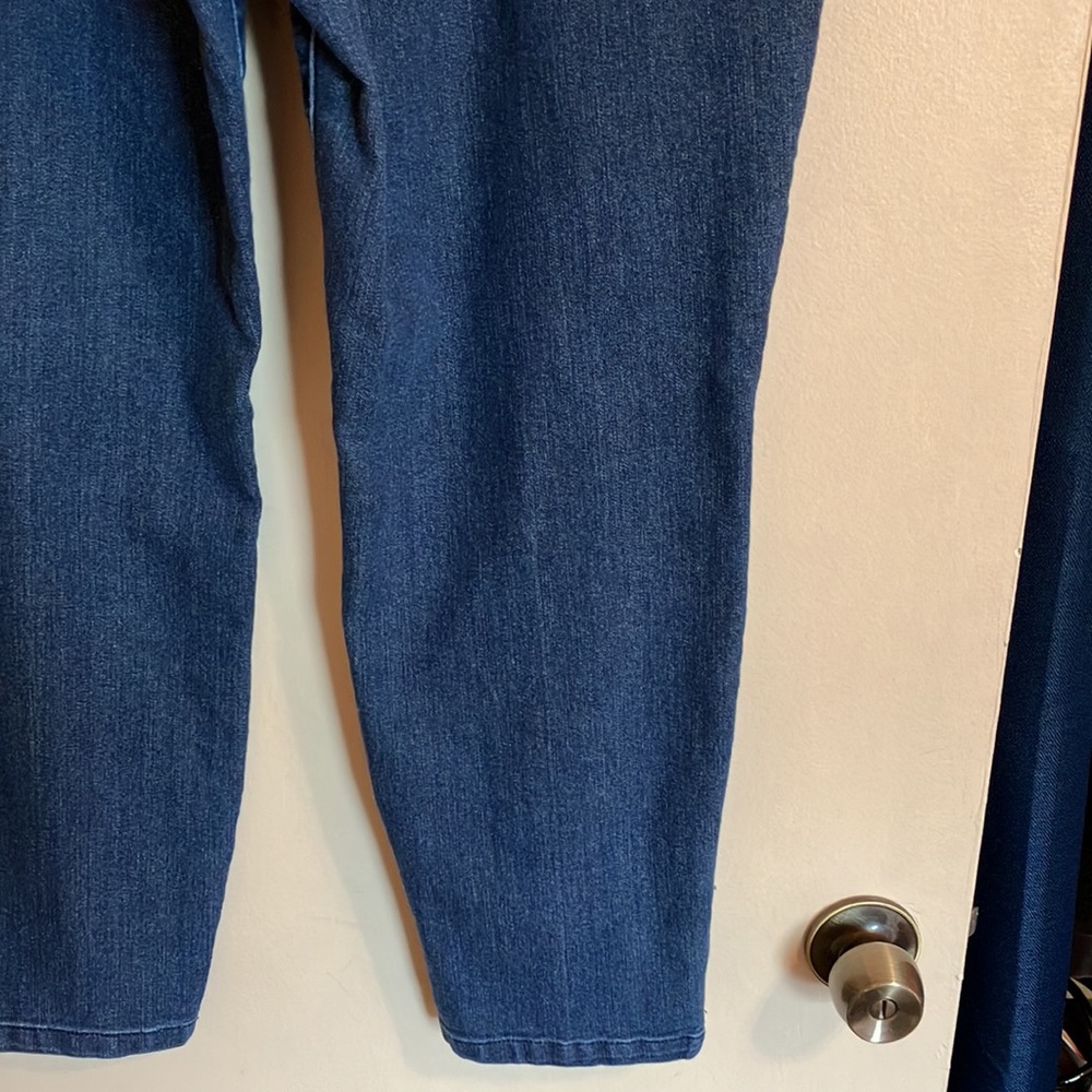 Pretty medium stonewashed studded jeans by Allison Daley, size 16, like new! - Picture 11 of 16